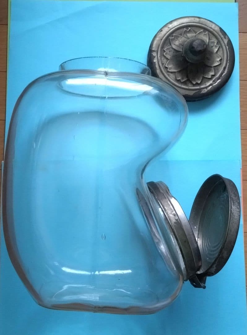 レトロ昔のたばこ瓶