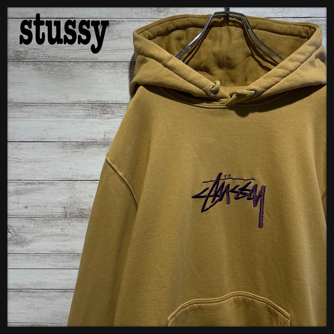 【即完売モデル】ステューシー☆センター刺繍ロゴ　人気デザイン　パーカー