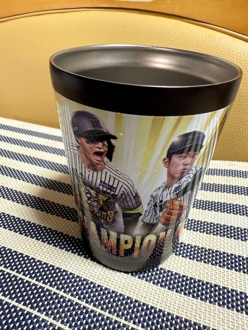 阪神タイガース　優勝記念タンブラー　2025 優勝ロゴマーク入り　非売品