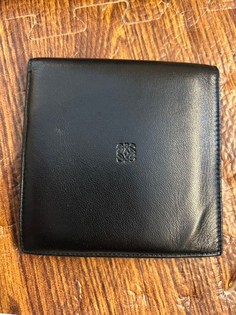 LOEWE ブラック 二つ折り財布　レザー　黒