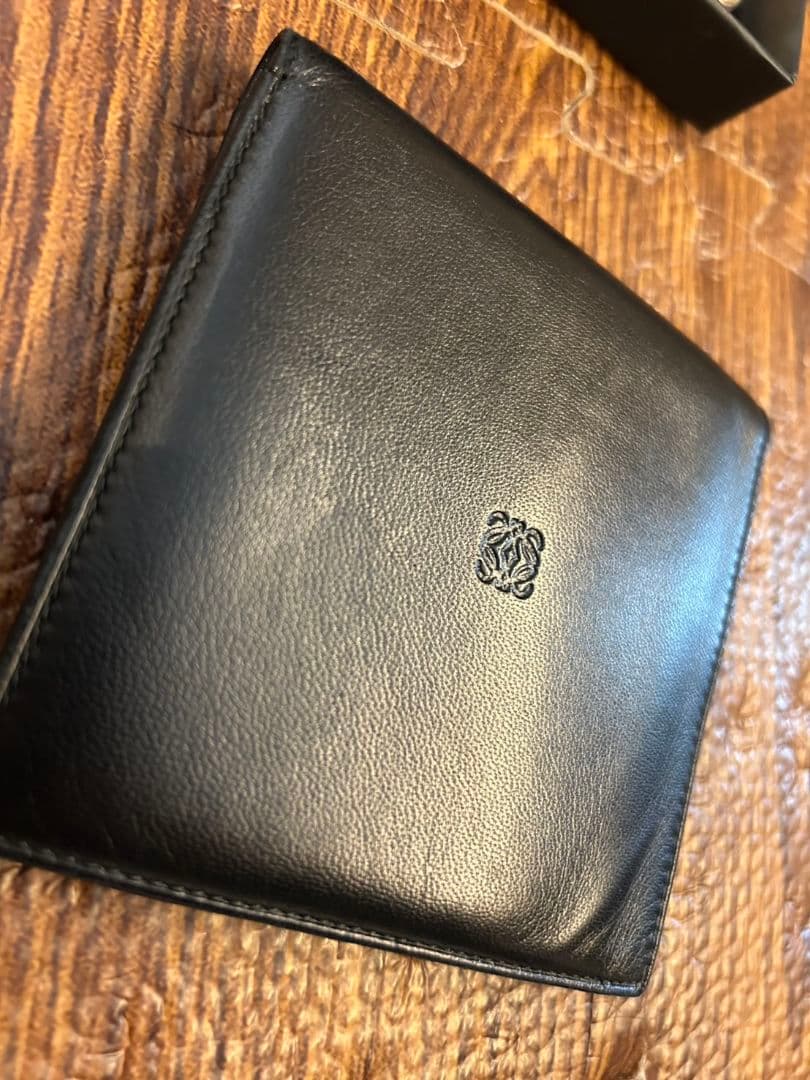 LOEWE ブラック 二つ折り財布　レザー　黒