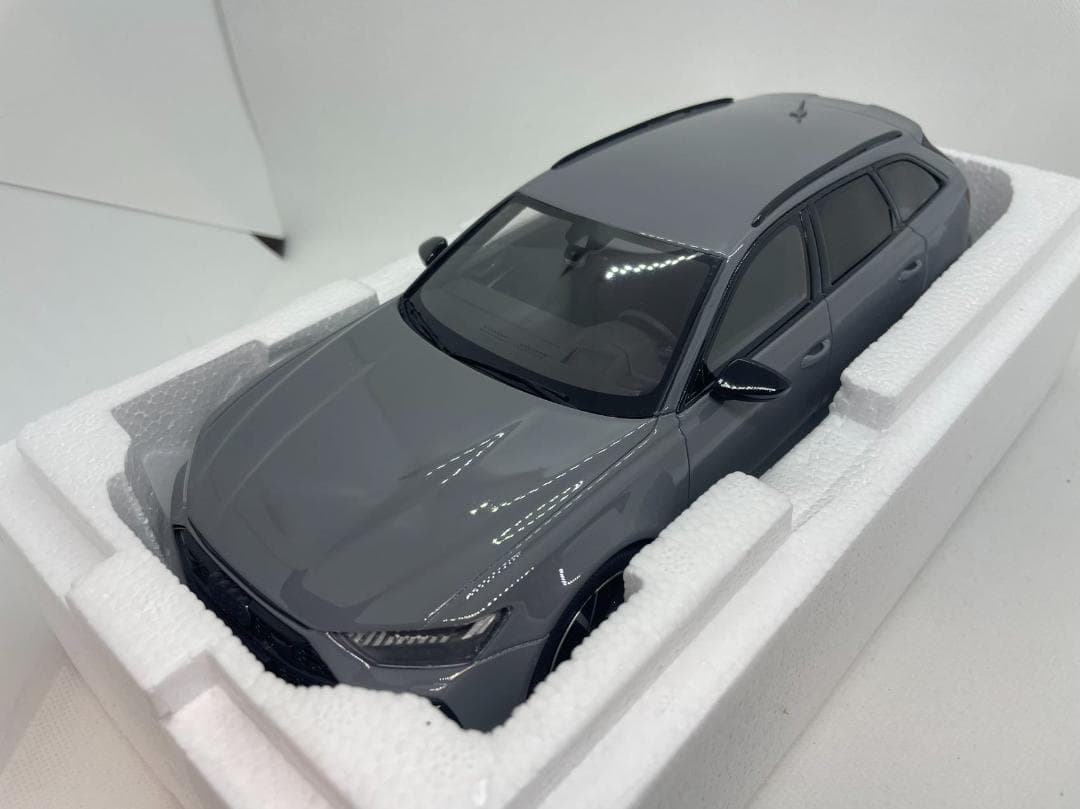 701-016 GT-Spirit 1/18 アウディ RS6 C8 AVANT