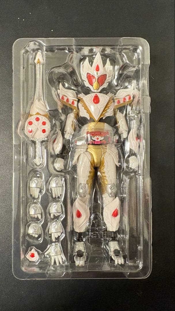 s.h.figuarts 仮面ライダーガヴ ケーキングフォーム