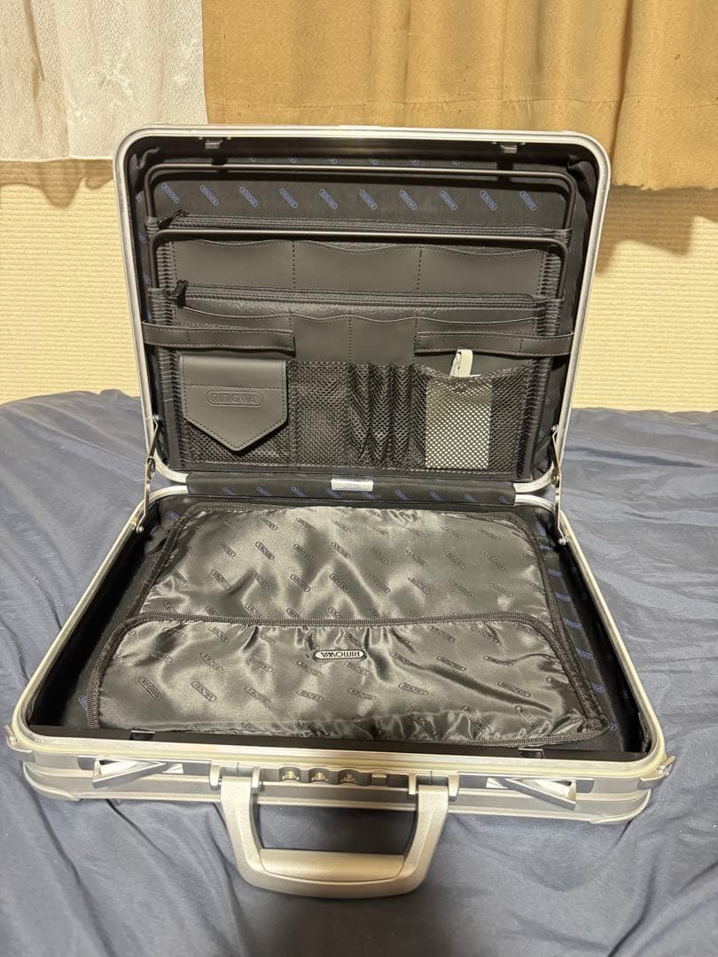 リモワrimowaアタッシュケース未使用