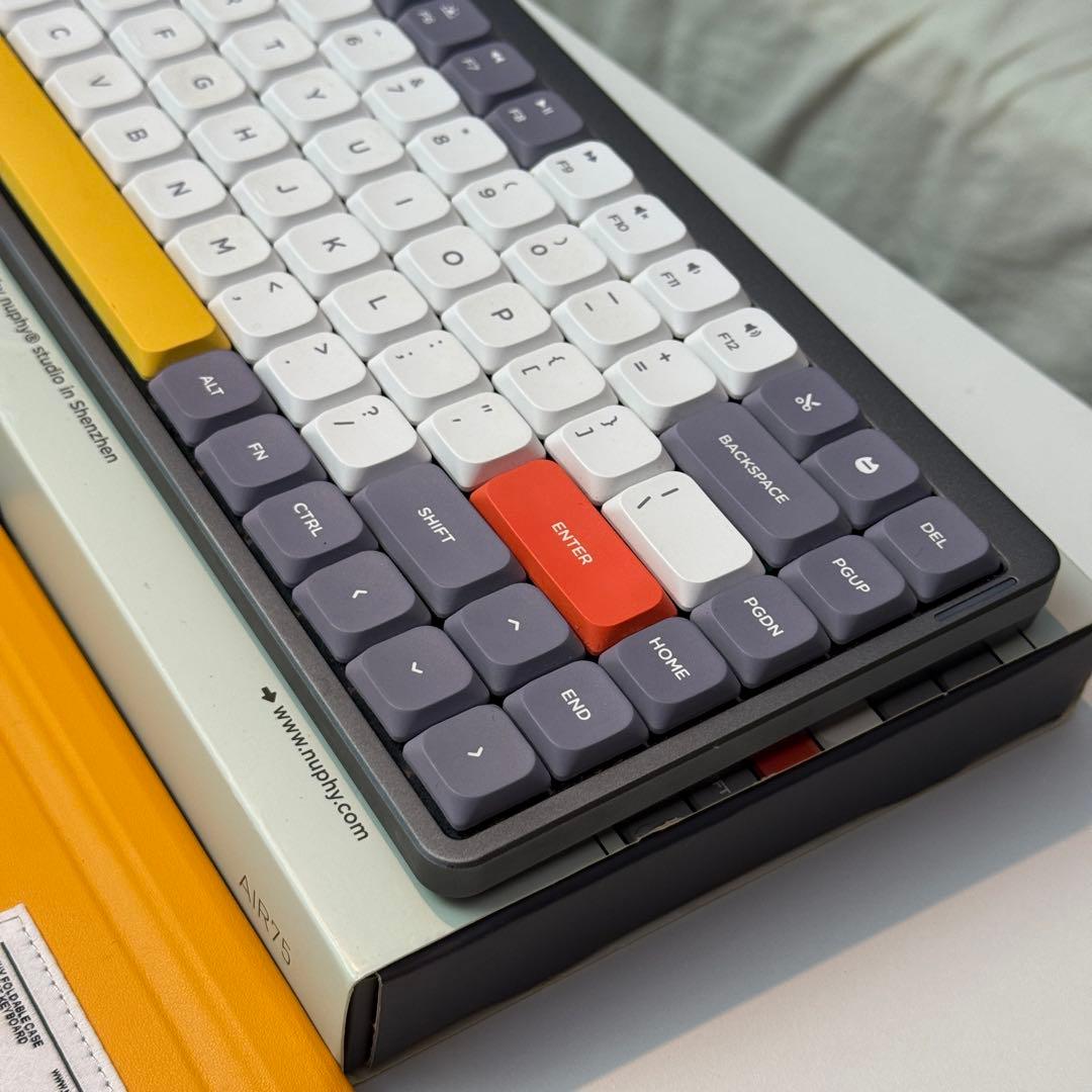 NuPhy AIR75 キーボード 本体　赤軸