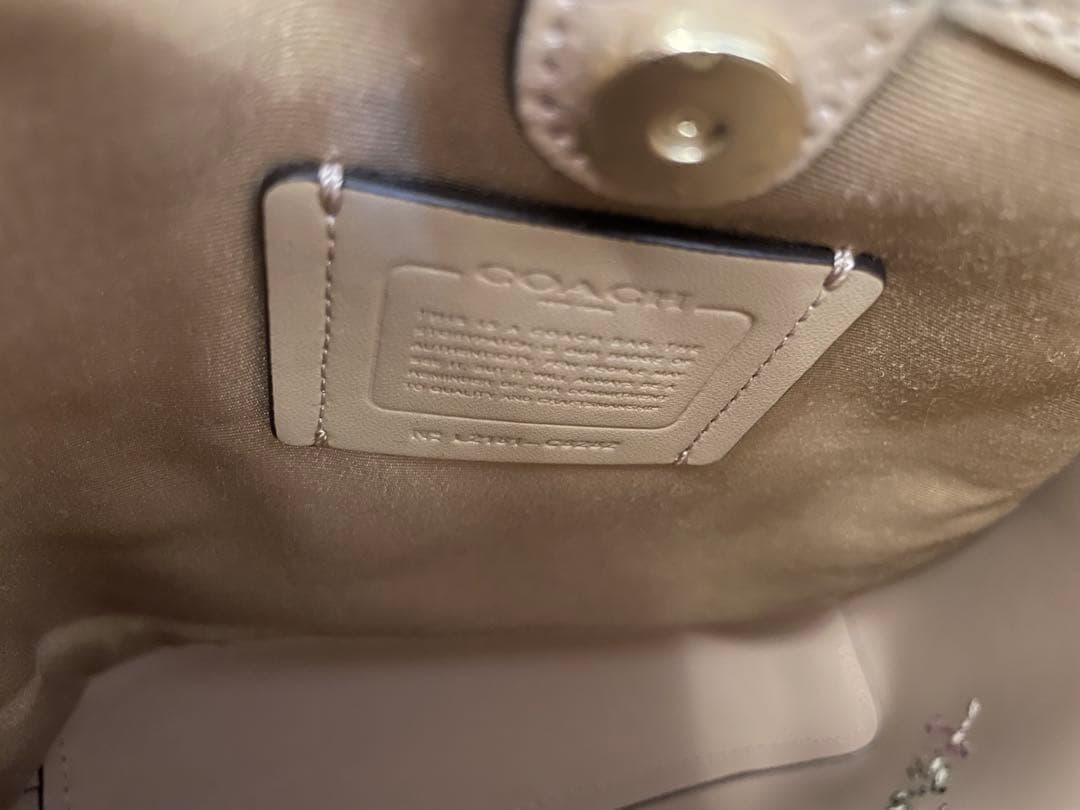 COACH 刺繍ショルダーバッグ