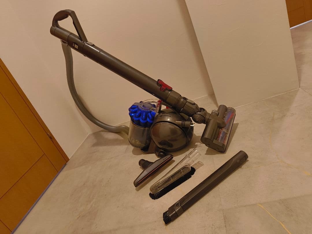 Dysom DC48 箱説明書付き 送料込✨️