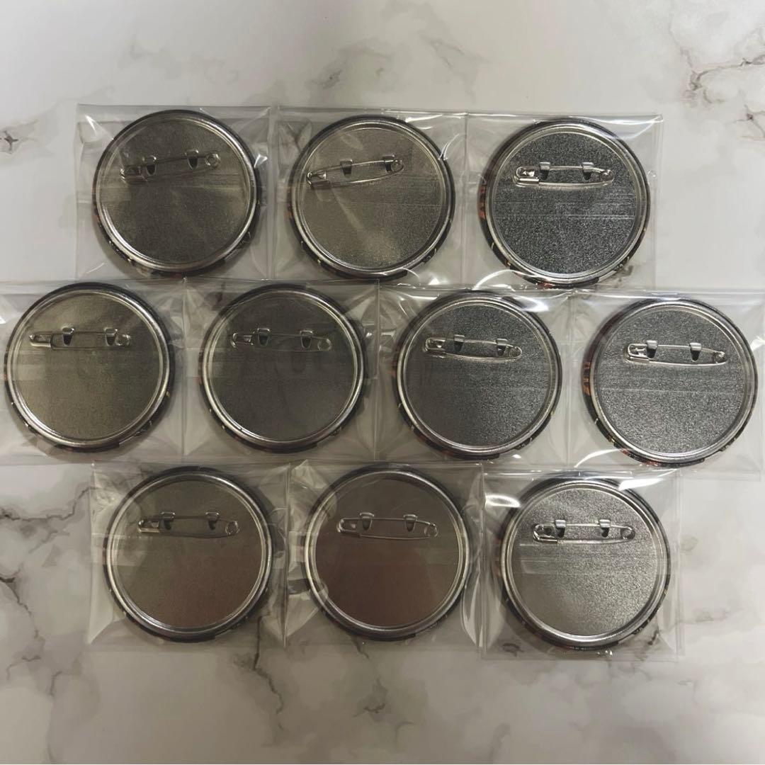 ヒロアカ 爆豪勝己 座れ！イス！ 缶バッジ