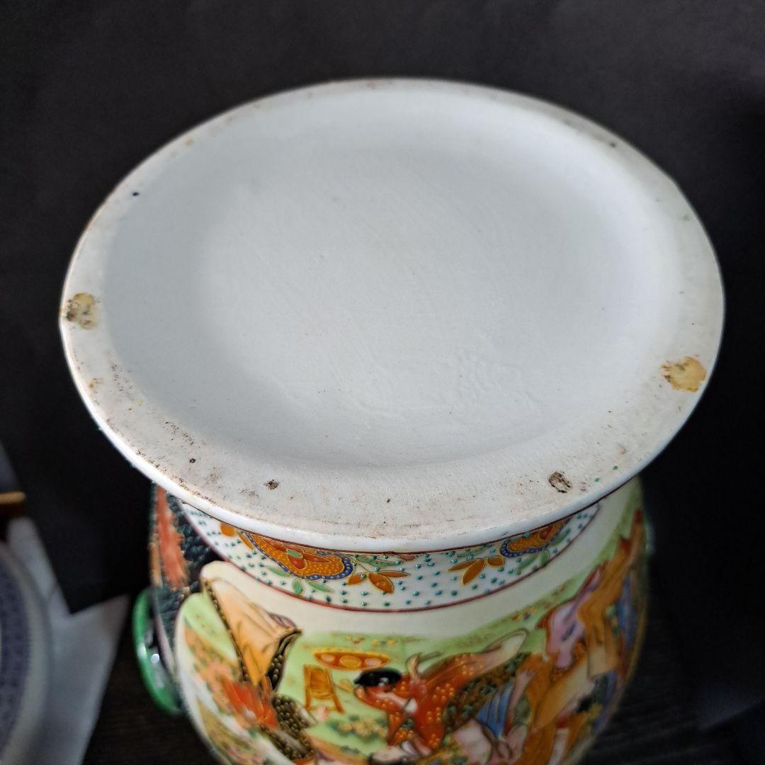 古伊万里　里帰り品　大型飾り壺　金彩粉彩　女人唐花図　獣双耳壷　輸出用