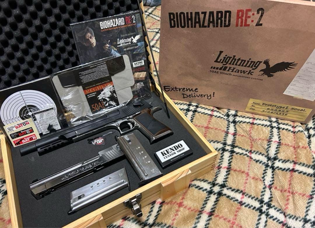東京マルイ ライトニングホーク バイオハザードRE:2ガスガン 予備マガジン付き