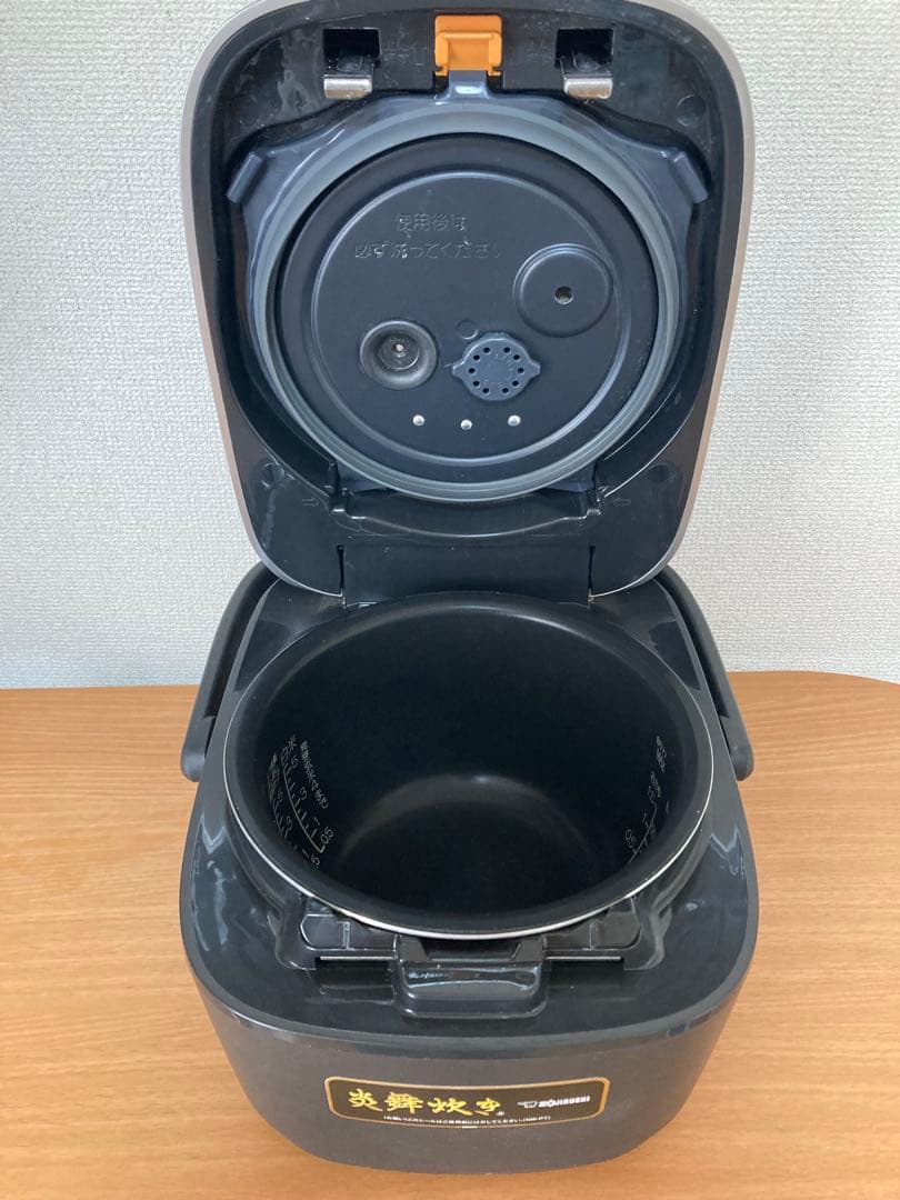 象印 炎舞炊き NW-PT10 圧力IH炊飯器 5.5合 黒 説明書付き