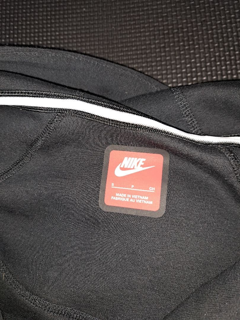 はると ナイキテックフリース反射 sサイズ 140