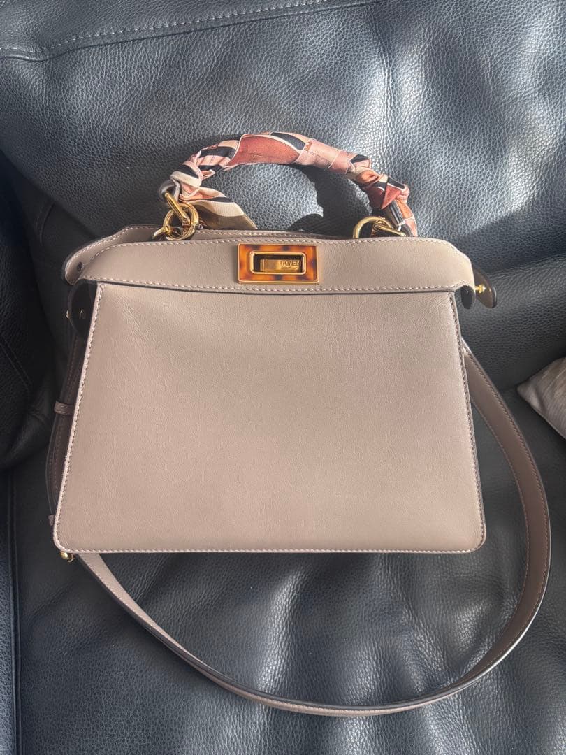 FENDI フェンディ　アイシーユー　ショルダーバック　ハンドバック　ベージュ