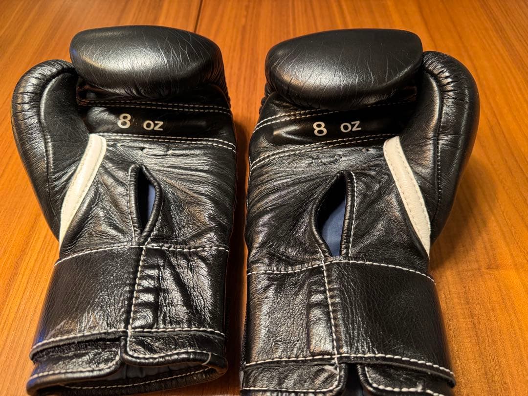 Winning ボクシンググローブ 8 oz ブラック