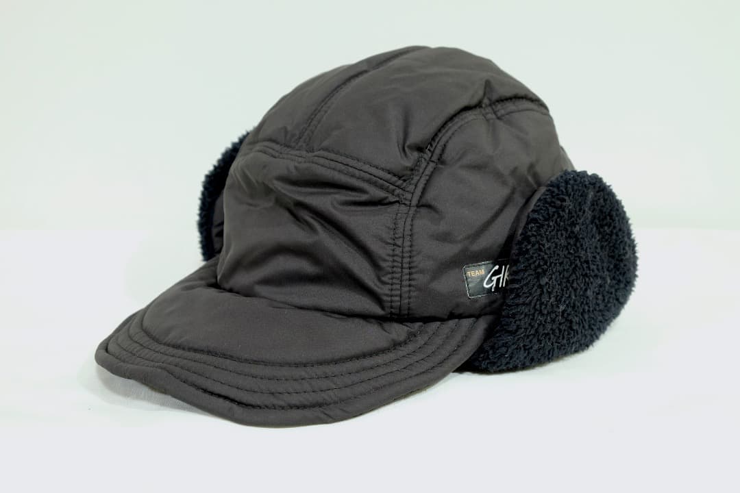 undercover TEAM GIRA 中綿ボアフライトキャップ