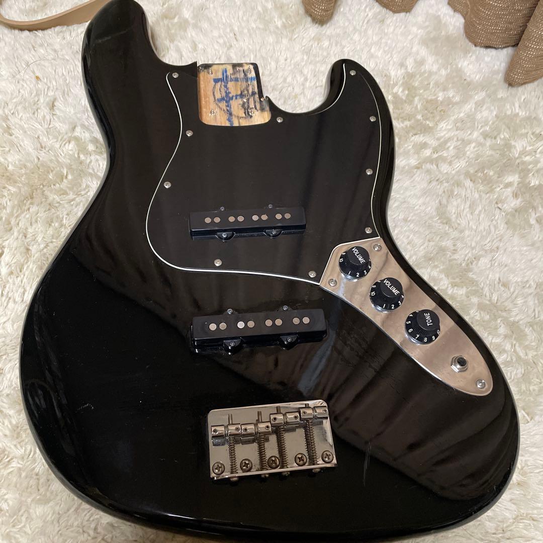 ベース Squier Vintage Modified Jazz Bass '77