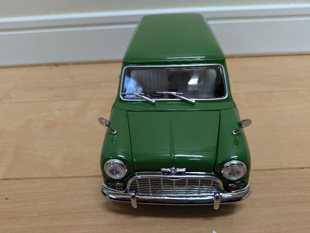 京商　モーリスミニトラベラー　1/18 グリーン