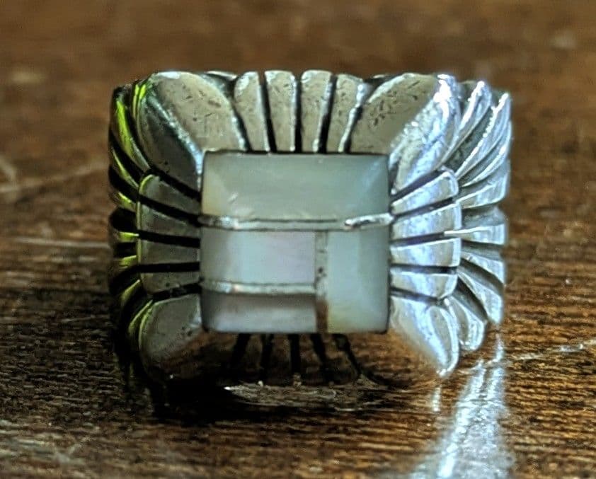 ナバホ族アメリカインディアンジュエリー☆ シェル　シルバー リング