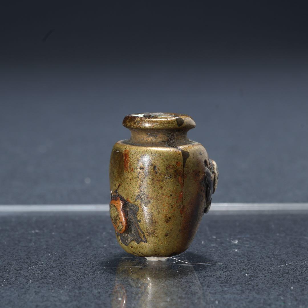 緒締め玉　壺に唐子　提げもの　金属　金工　R1644