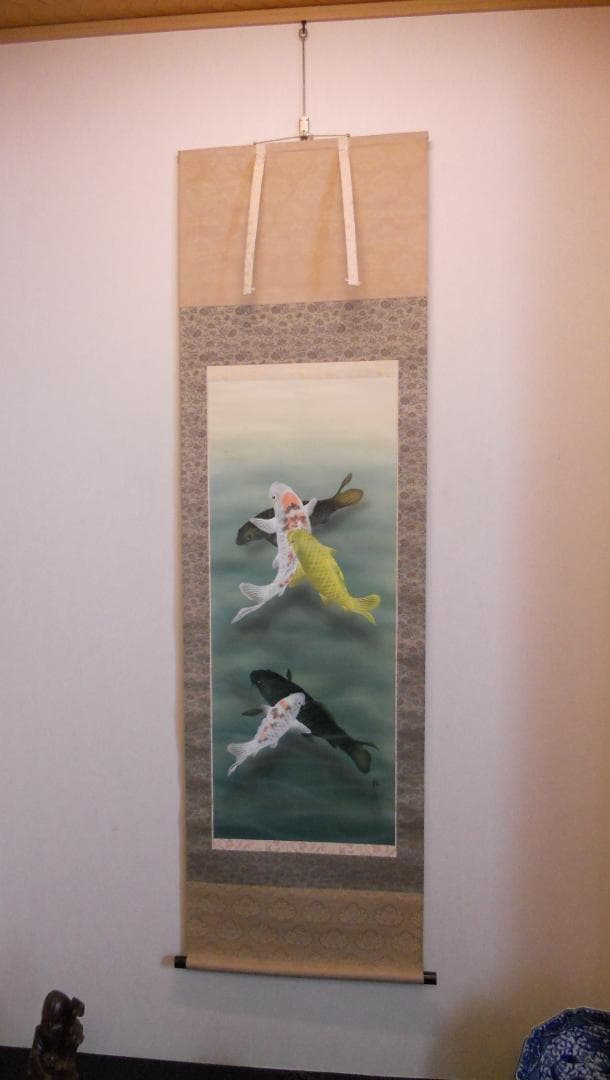 掛け軸 静丘 遊鯉 絹本 希少 軸装 茶道具 掛軸 美品 です。