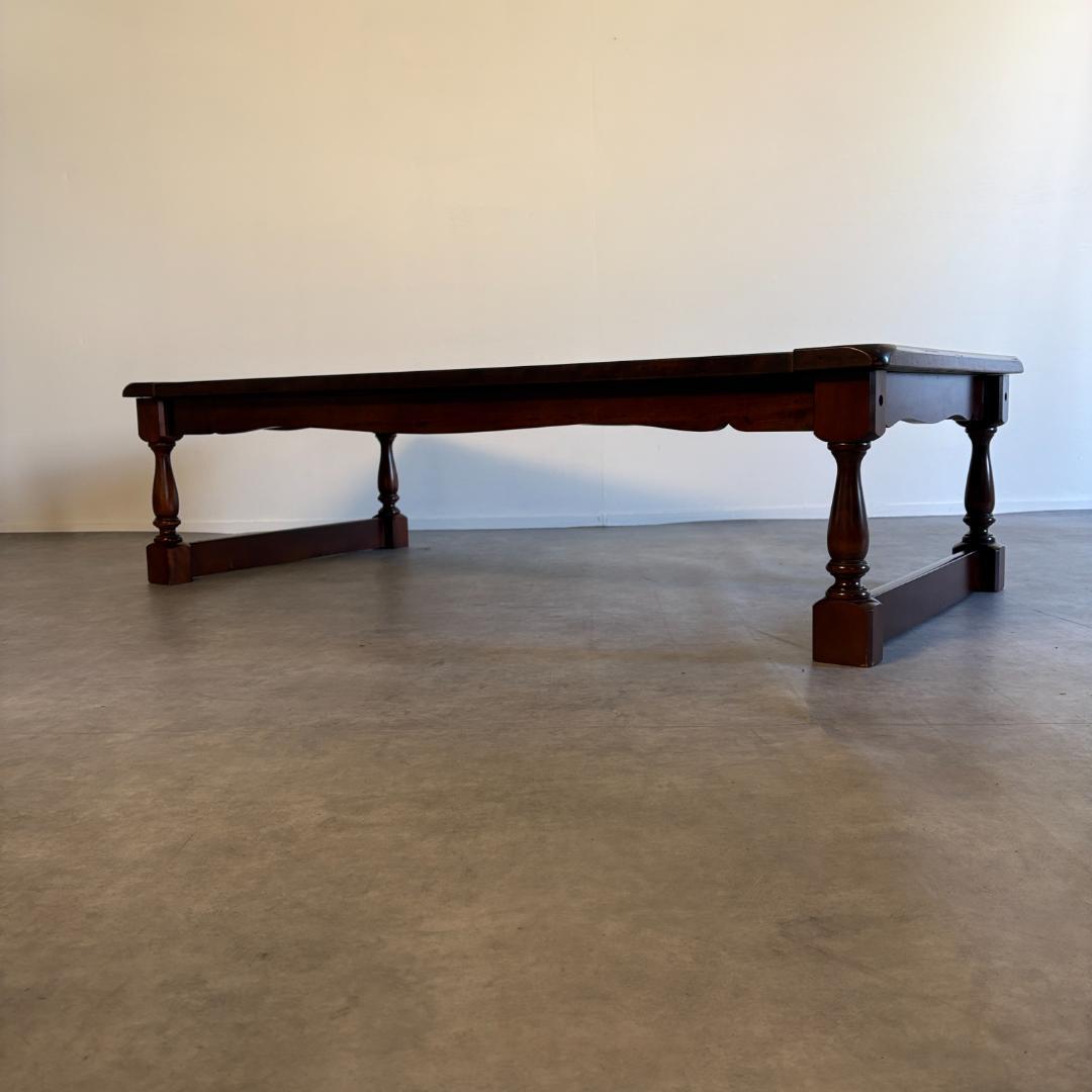 ヴィンテージ 木製センターテーブル 彫刻入り