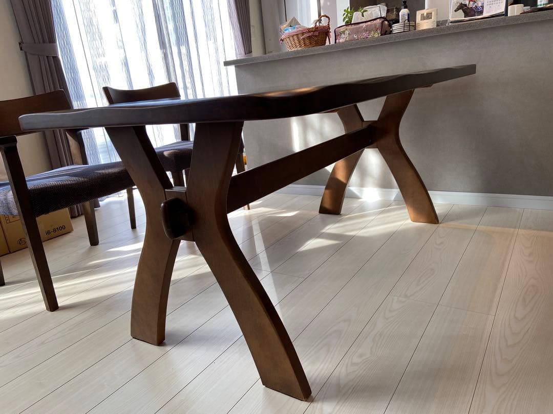 マルニ木工製 ダイニングテーブル(モカブラウン色)