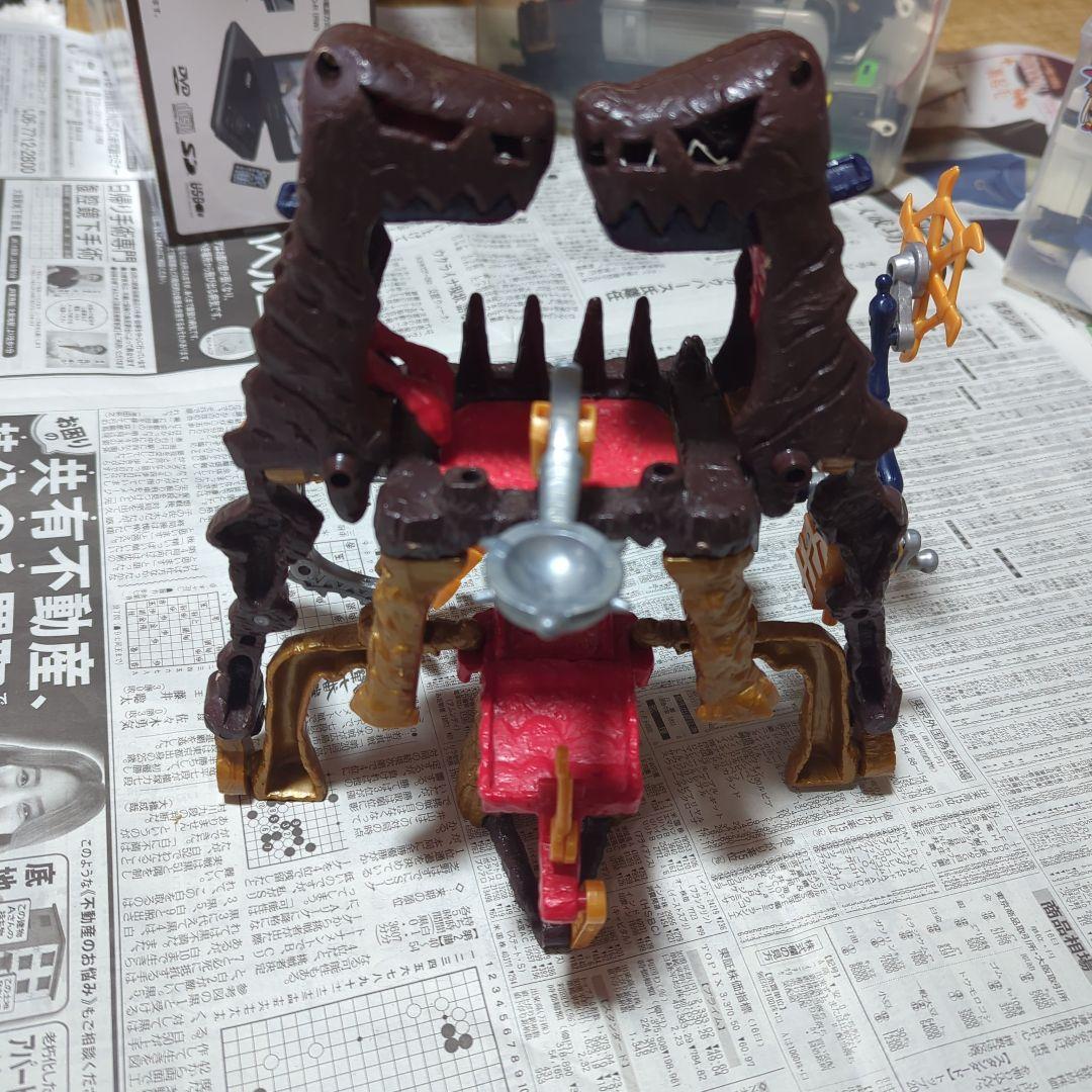 【30日まで！】ほねほねザウルスまとめ売り（ダークほねほねザウルス秘密基地付き）