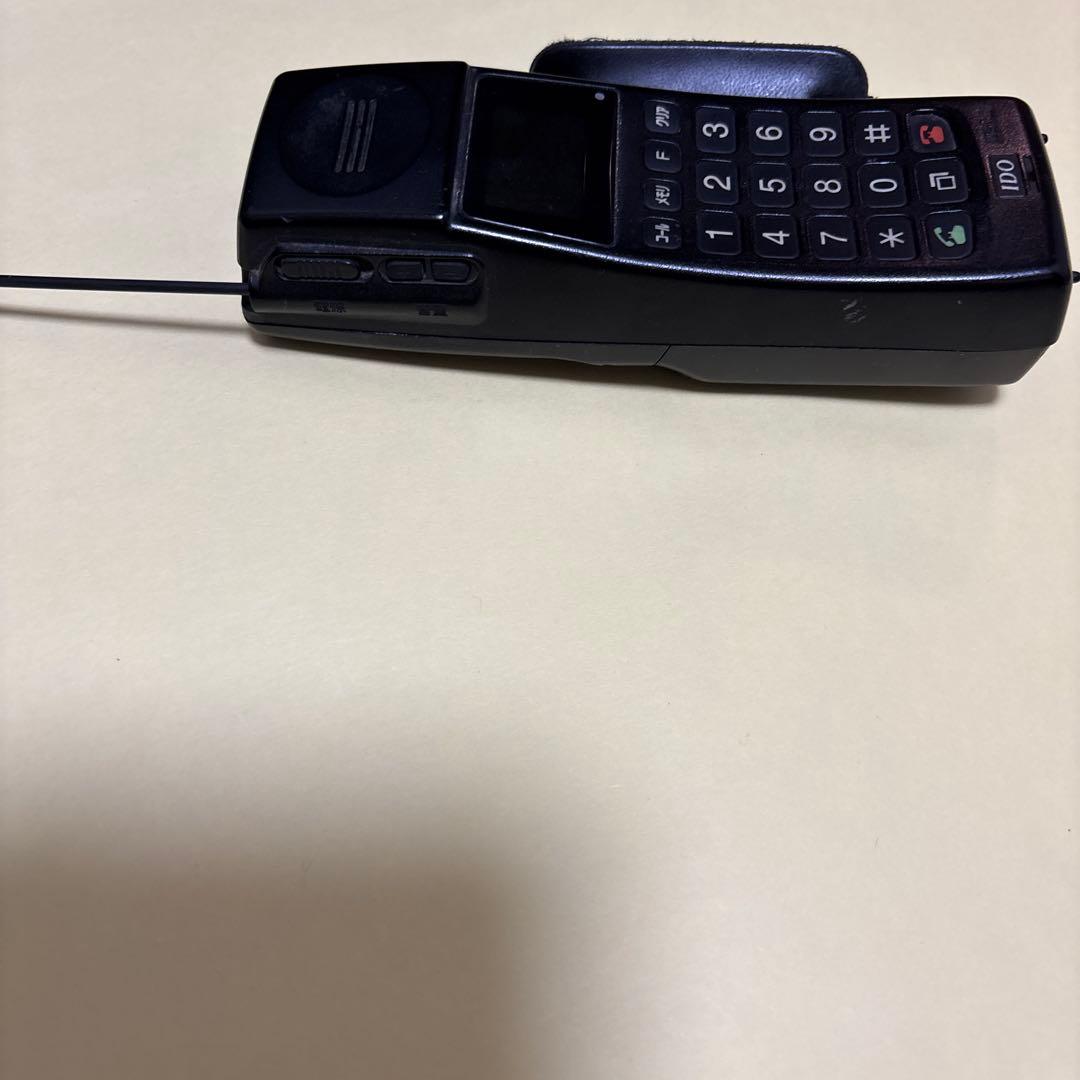 IDO 黒色 携帯電話本体