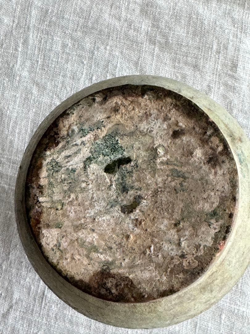 漢緑釉壺　銀化