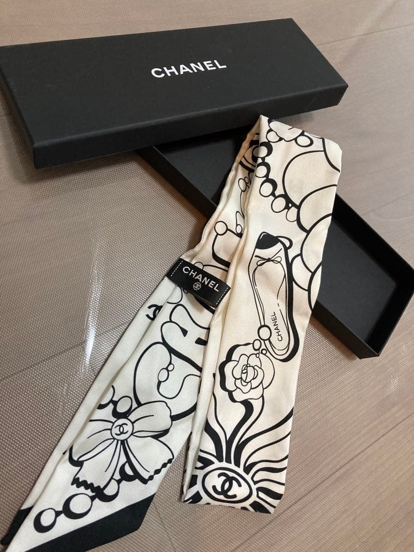 CHANEL シャネルヘアバンド　スカーフ