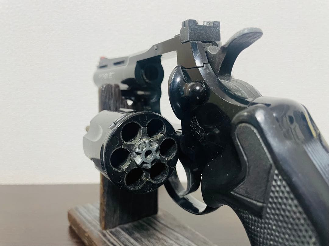 MGC コルトパイソン4インチ　モデルガン