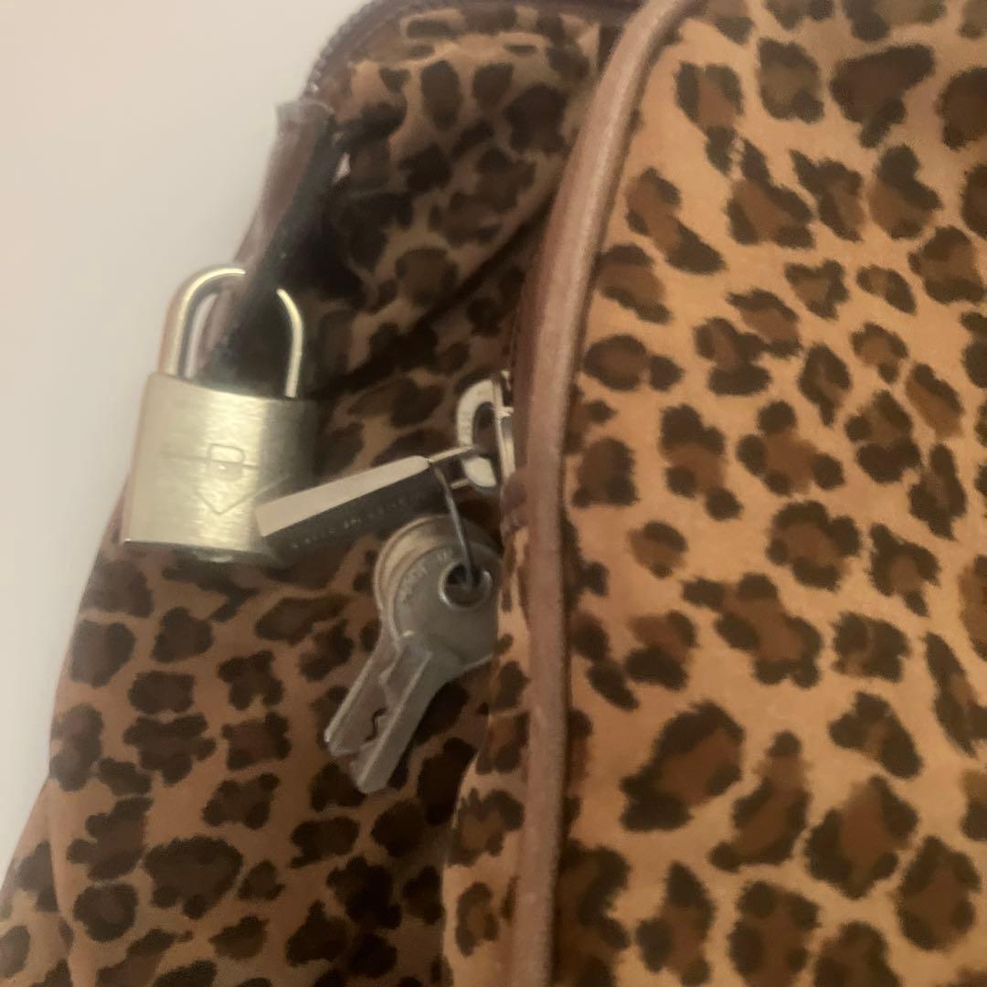 ボッテガヴェネタ　折りたたみバッグ 大きめ 鍵付き