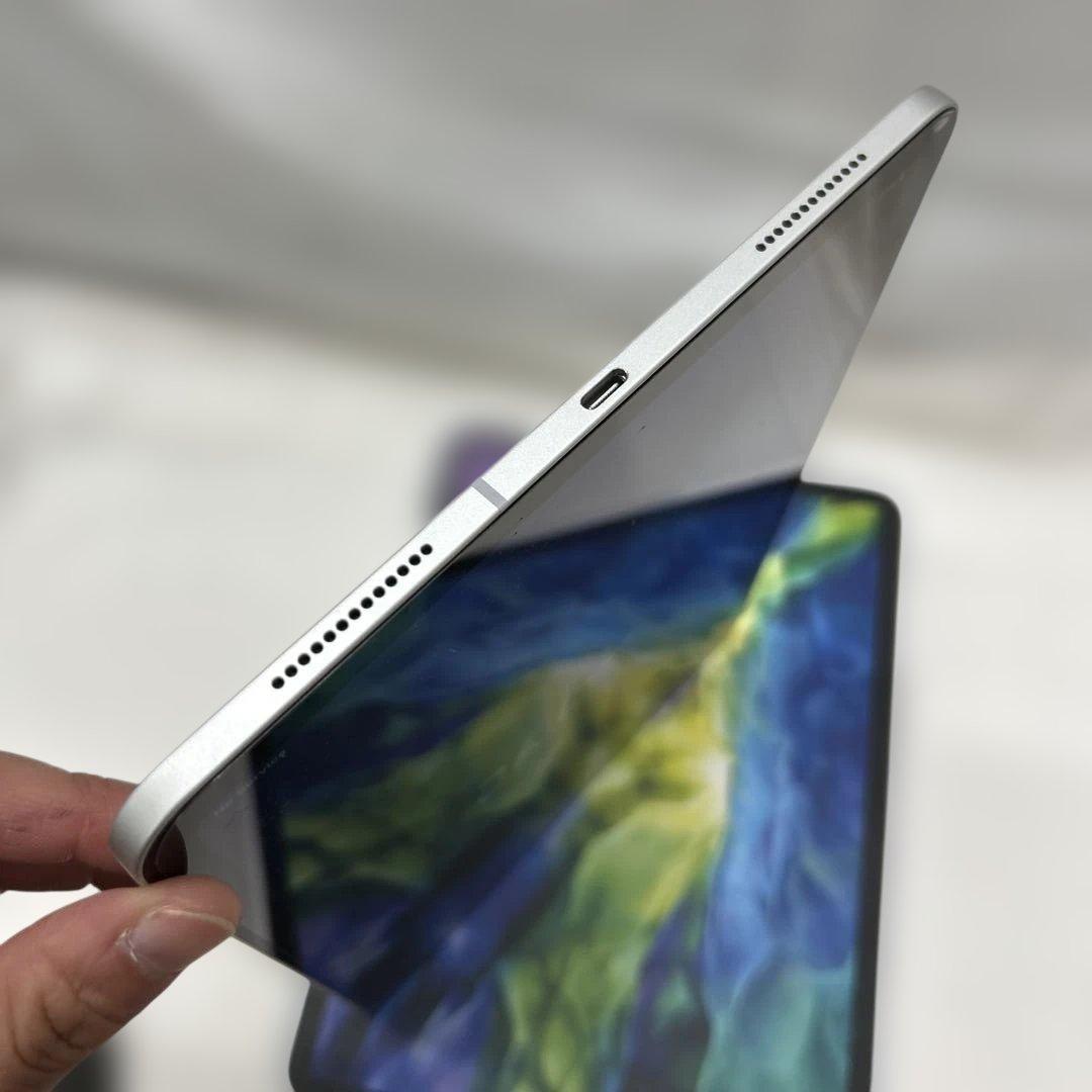 11インチ iPad Pro 第2世代 256GB SIMロック解除不明