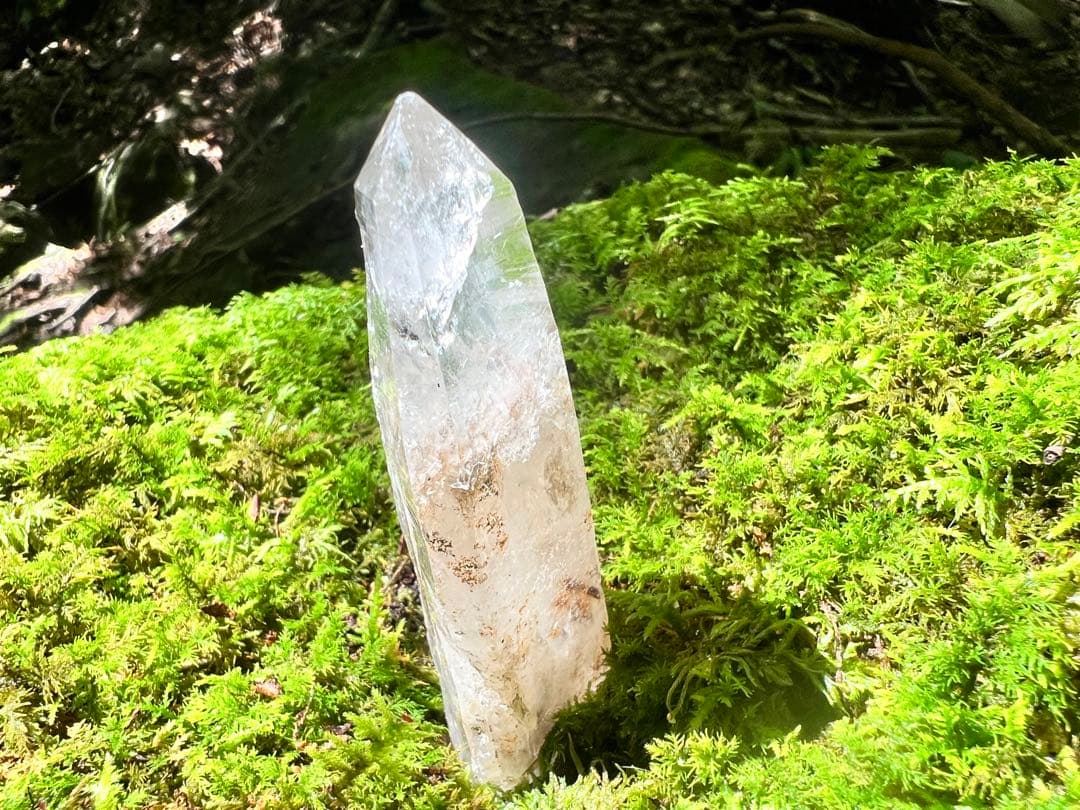 龍脈の精髄 水晶 静かなる光を宿すひとしずくの奇跡 売上一部保護猫活動に使用