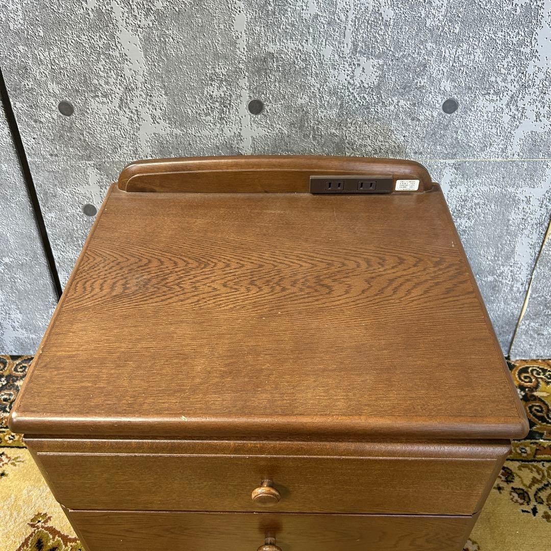 ꧁カリモク家具 karimoku꧂コンセント付ナイトテーブル サイド ロー 収納