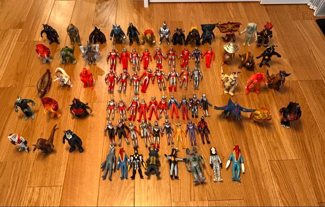 ウルトラマンシリーズ 怪獣、ウルトラマンソフビ80体まとめ売り