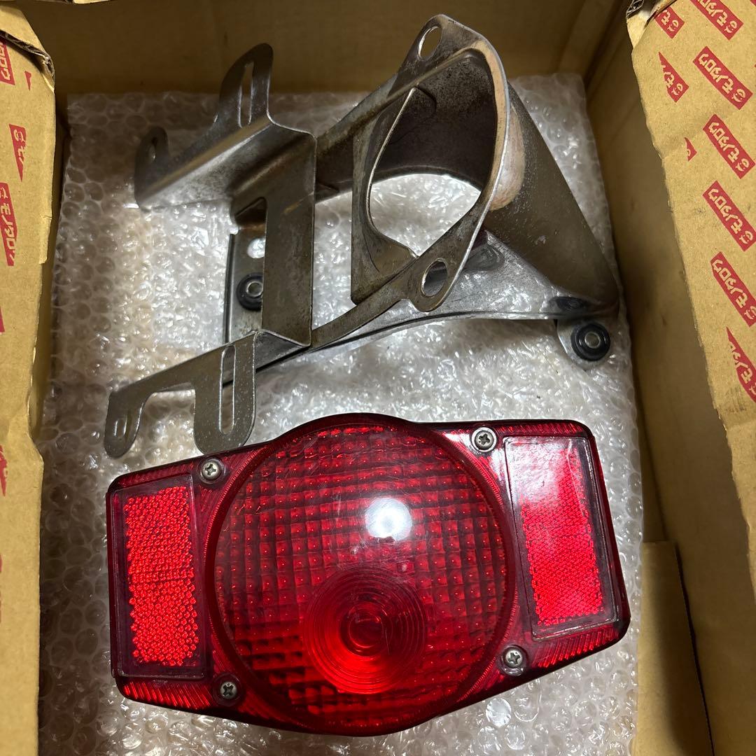 ヨンフォア　テールランプ