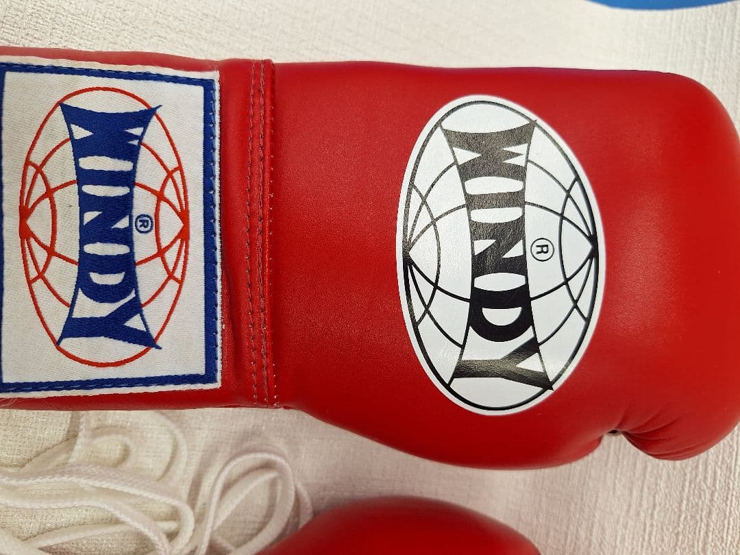 WINDY 赤 ボクシンググローブ 8oz 紐タイプ