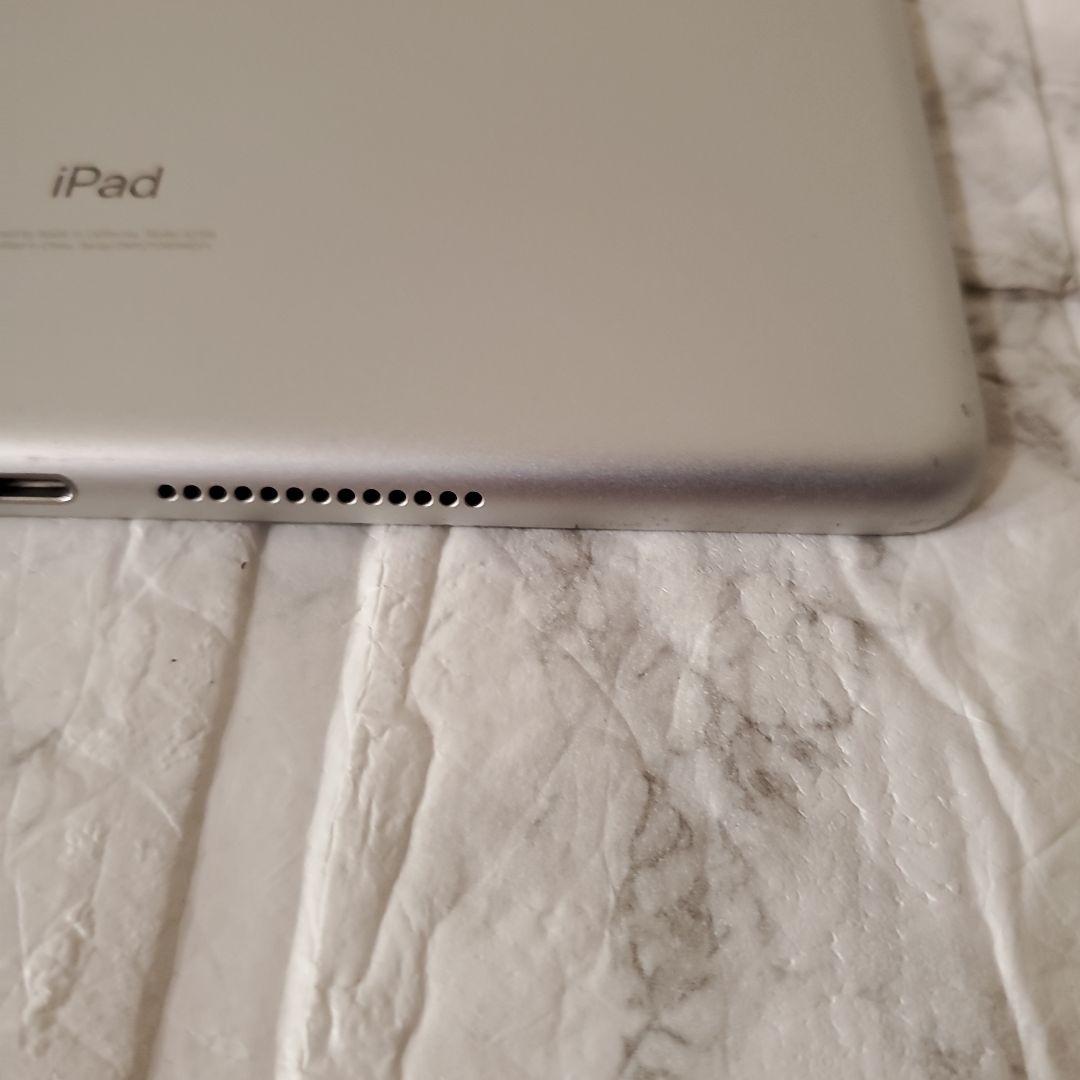 236 iPad 7世代 128GB SIMフリー シルバー