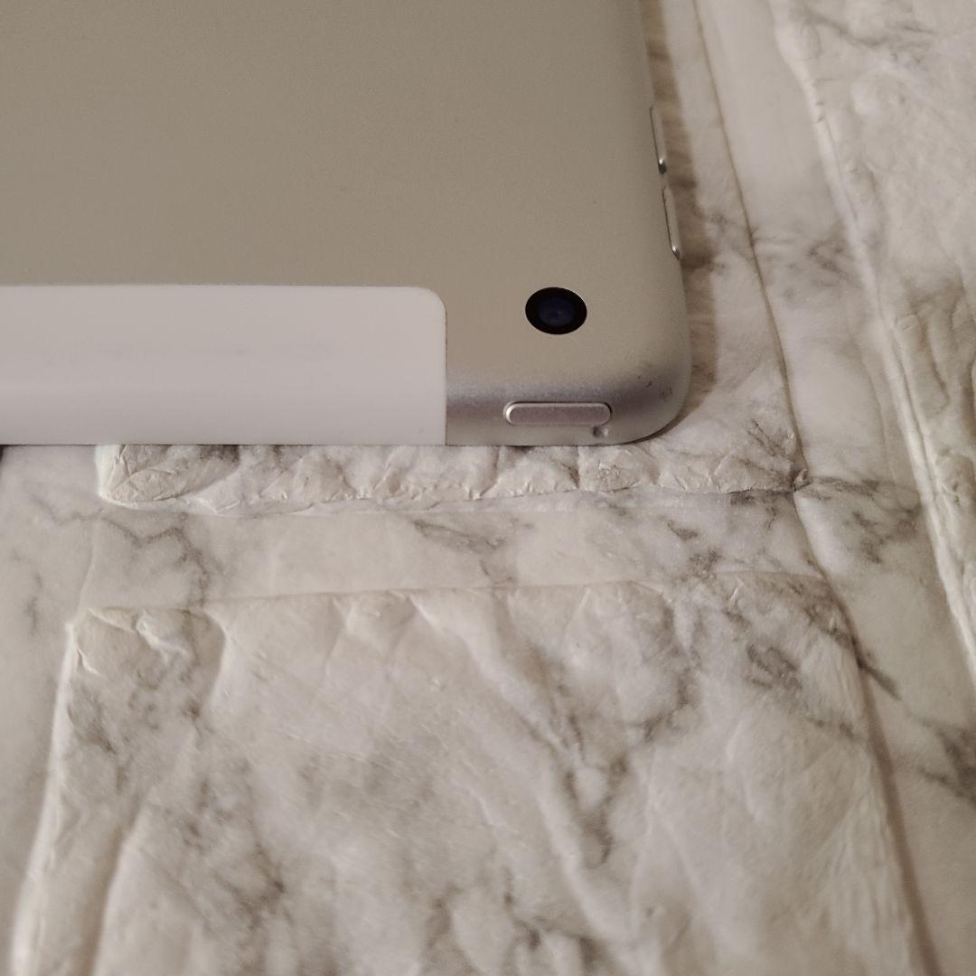 236 iPad 7世代 128GB SIMフリー シルバー