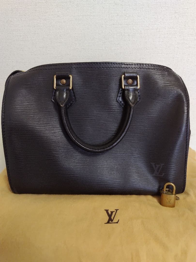 ルイ・ヴィトン　エピレザー ブラックハンドバッグ
