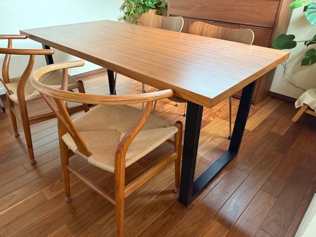 アクタス　FBKダイニングテーブル 定価165,000円