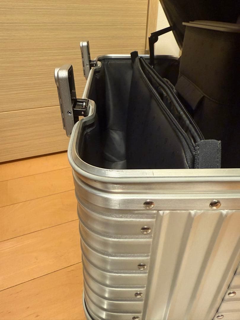 RIMOWA パイロット
