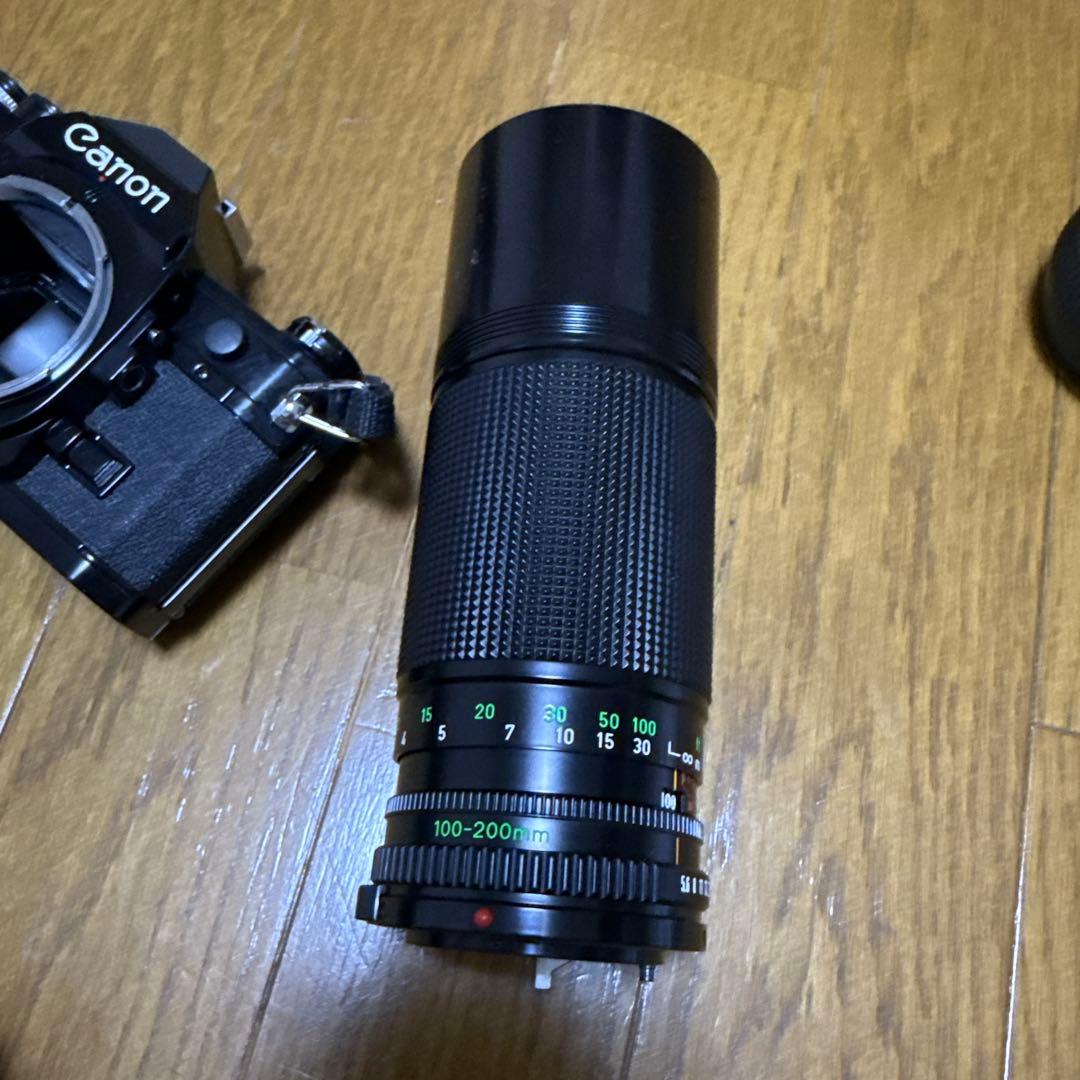 Canon AE-1 FD50mm f1.4とFD100-200mm f5.6