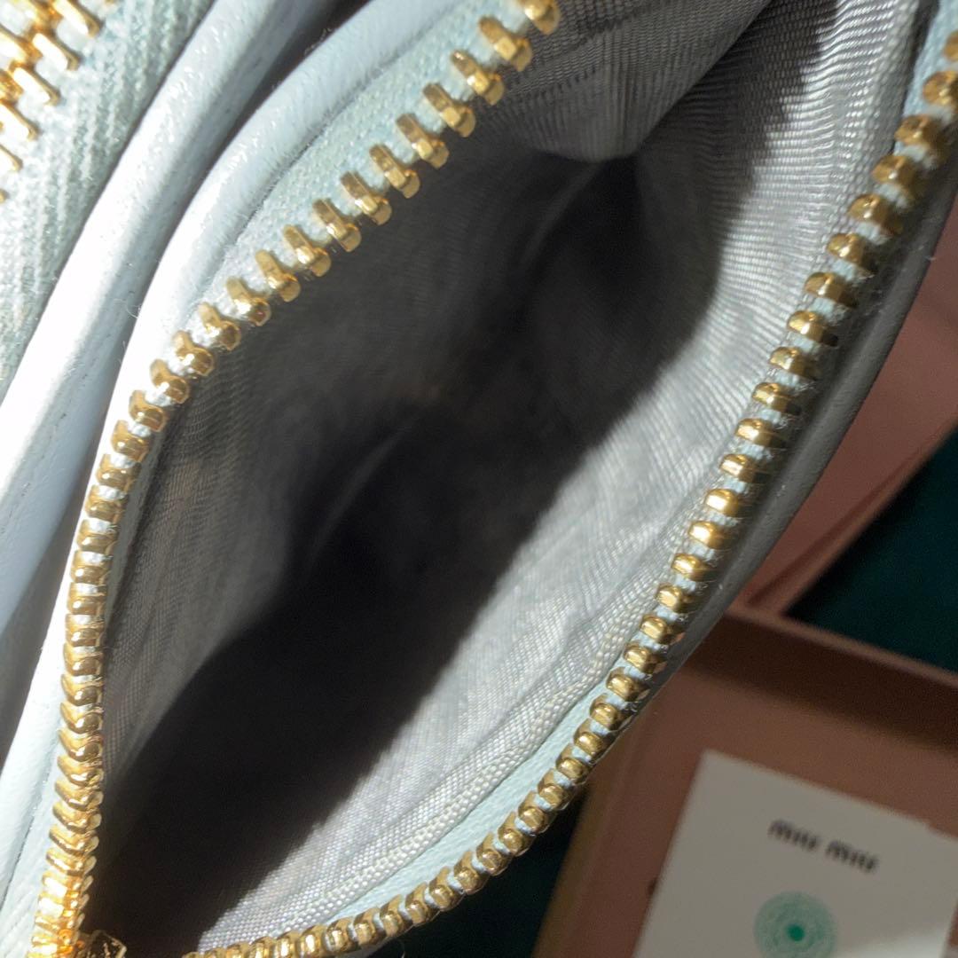 miumiu マテラッセ レザー財布 二つ折り