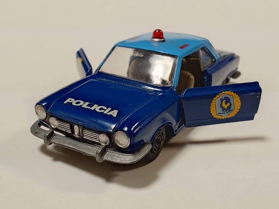 ミニカー BUBY TORINO 380w POLICIA
