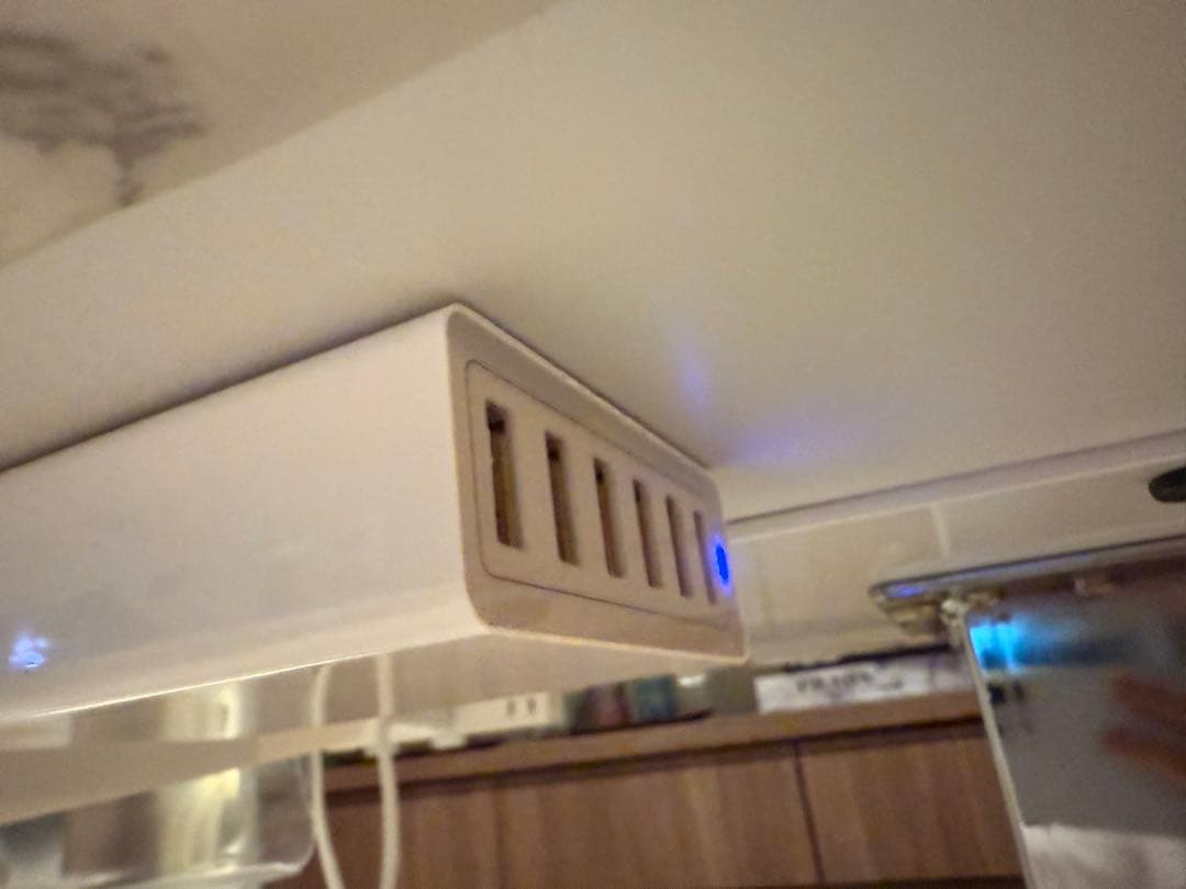 東京都　【デザイン × 機能性】ペダル昇降式 大理石調　ダイニングテーブル