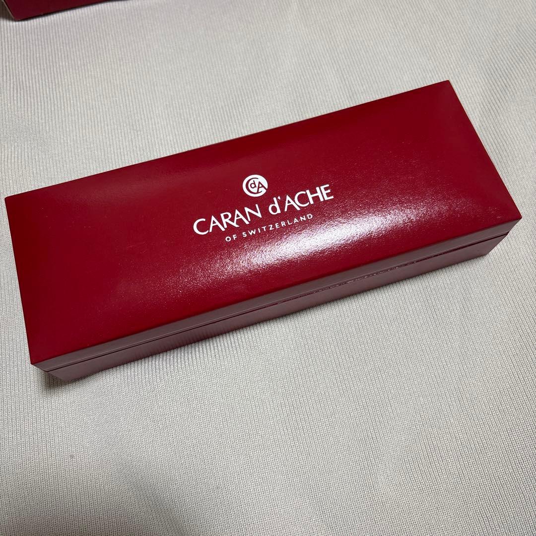 CARAN d'ACHE ゴールド ボールペン 本体