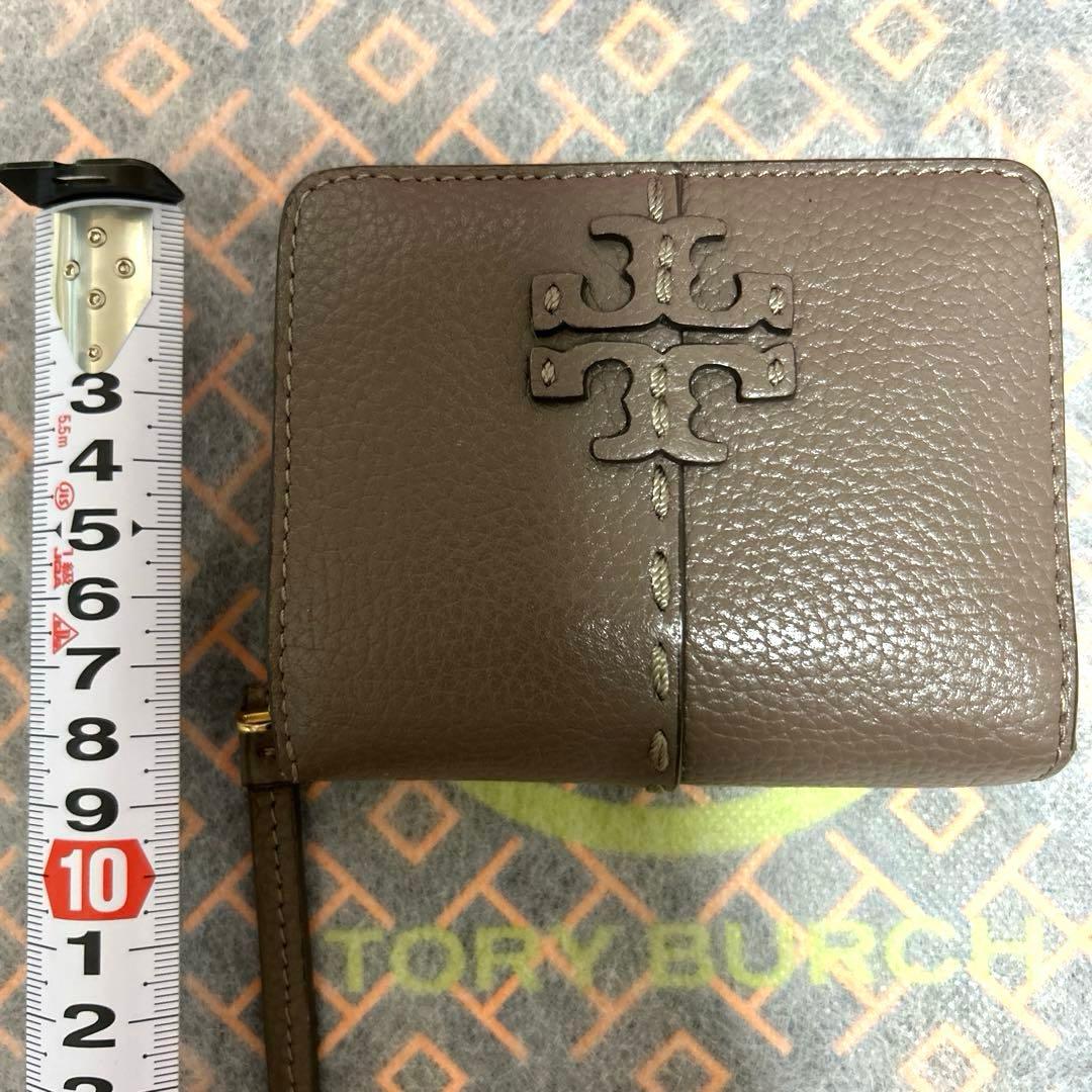 極美品　Tory Burch グレー系　レザー二つ折り財布