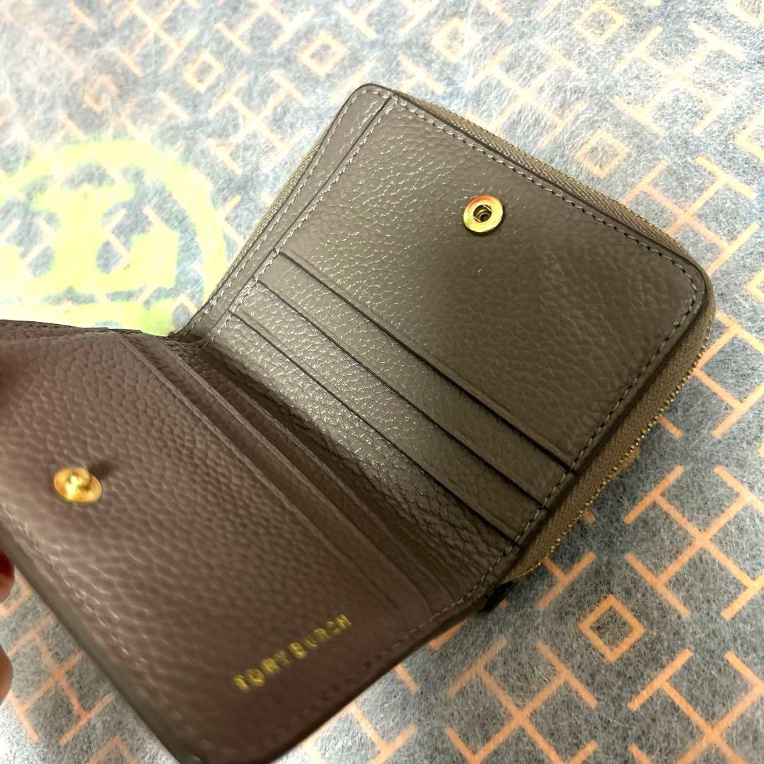 極美品　Tory Burch グレー系　レザー二つ折り財布
